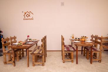 پانسیون Bjnihouse, Guest House