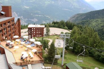 استراحتگاه Odésia Vacances Village Les Karellis
