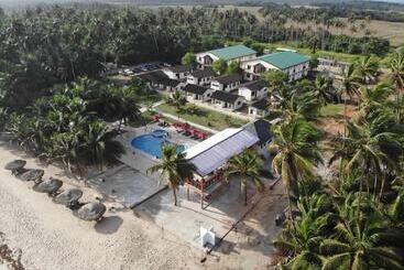 هتل Tenack Beach Resort &