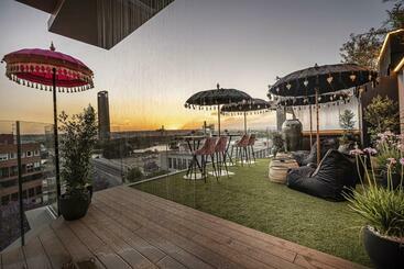 On Suites Sevilla Apartments Designed For Adults