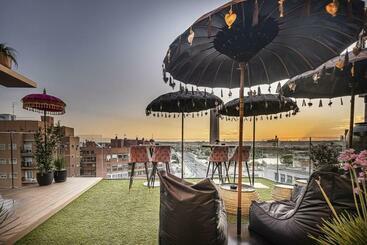 On Suites Sevilla Apartments Designed For Adults