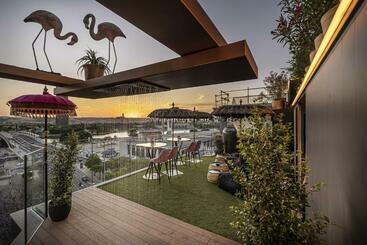 On Suites Sevilla Apartments Designed For Adults