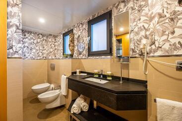 On Suites Sevilla Apartments Designed For Adults