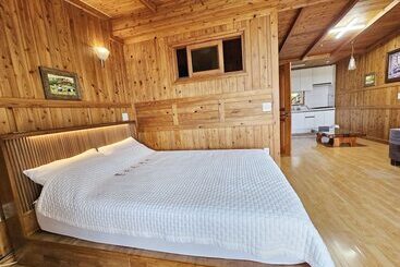 هتل Longbeach Pension