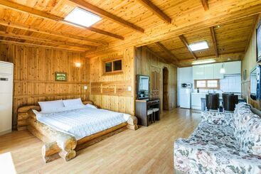 هتل Longbeach Pension