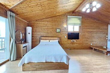 هتل Longbeach Pension