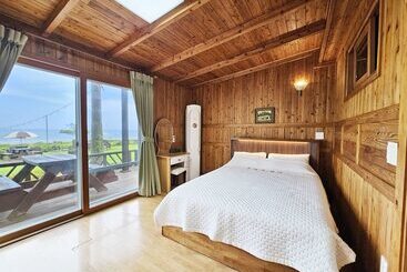 هتل Longbeach Pension