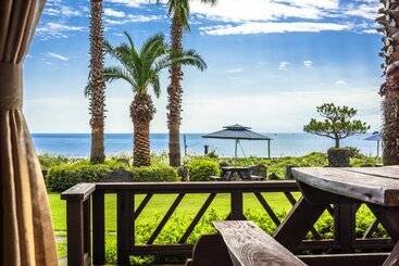 هتل Longbeach Pension