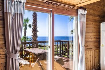 هتل Longbeach Pension