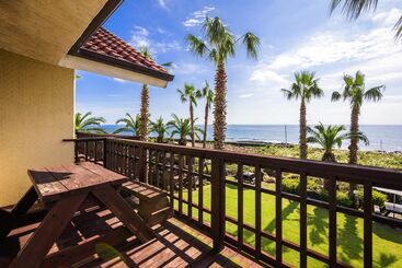 هتل Longbeach Pension