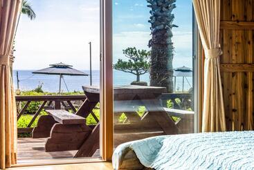 هتل Longbeach Pension