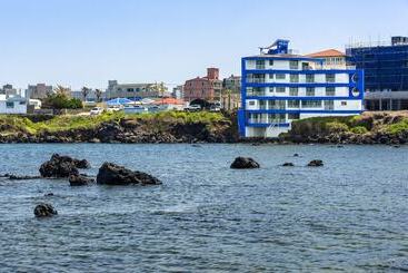 هتل On The Sea Pension