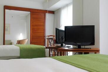 هتل Altamira Suites