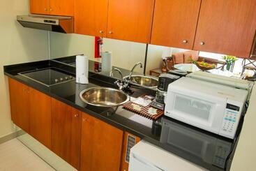 هتل Altamira Suites