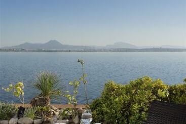 هتل Barcelo Concorde Les Berges Du Lac