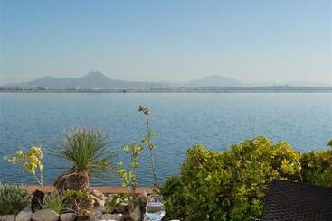 هتل Barcelo Concorde Les Berges Du Lac