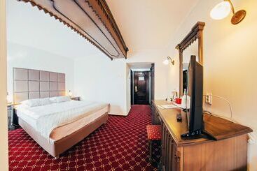 هتل Best Western Bucovina Club De Munte
