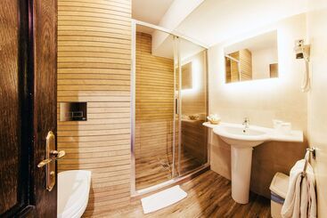 هتل Best Western Bucovina Club De Munte