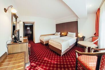 هتل Best Western Bucovina Club De Munte