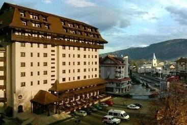 هتل Best Western Bucovina Club De Munte
