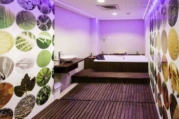 هتل Best Western Bucovina Club De Munte