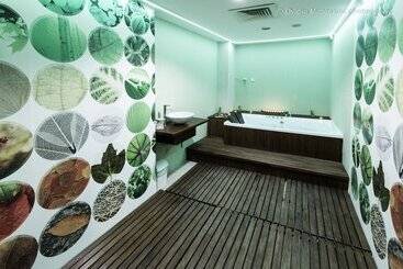 هتل Best Western Bucovina Club De Munte