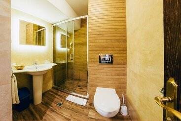 هتل Best Western Bucovina Club De Munte
