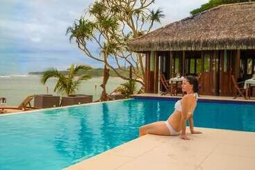هتل Breakas Beach Resort