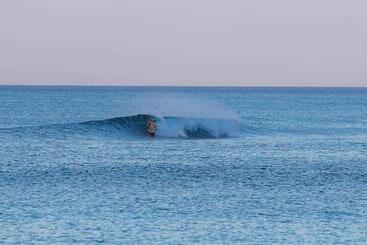 هتل Breakas Beach Resort