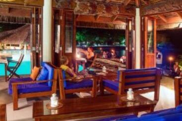 هتل Breakas Beach Resort