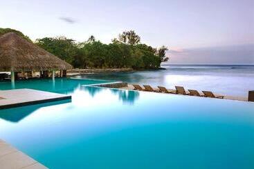 هتل Breakas Beach Resort