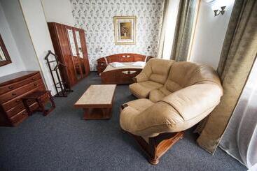 هتل Bucharest Comfort Suites