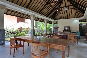 Hotel Cempaka Belimbing Villa