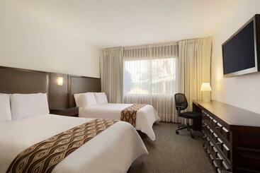 هتل Costa Del Sol Wyndham Trujillo