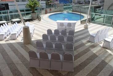 Decapolis Hotel Panama City