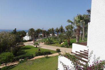 هتل Latchi Family Resort