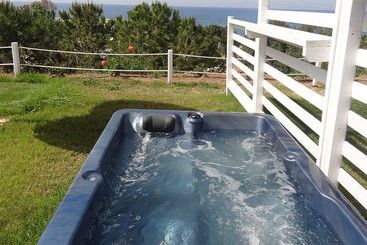 هتل Latchi Family Resort