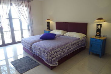 هتل Latchi Family Resort