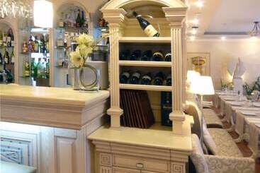 هتل Eney Boutique