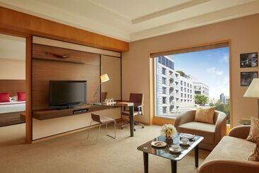 Grand Hyatt Mumbai Hotel And Residences