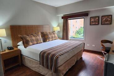 هتل Gh Guaparo Inn