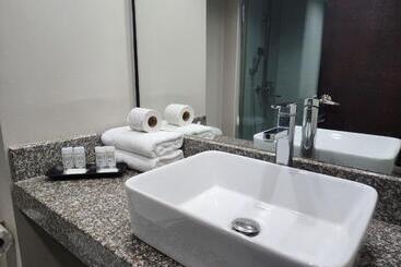 هتل Gh Guaparo Inn