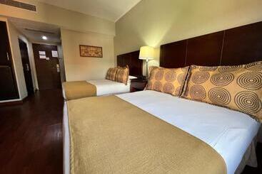 هتل Gh Guaparo Inn