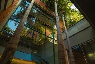 هتل Gh Guaparo Inn