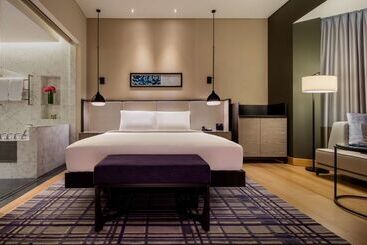 هتل Hilton Kuala Lumpur