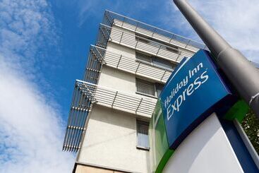 هتل Holiday Inn Express Frankfurt Messe, An Ihg