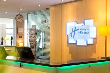 هتل Holiday Inn Express Frankfurt Messe, An Ihg