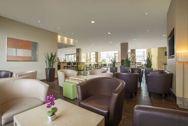 هتل Holiday Inn Express Frankfurt Messe, An Ihg