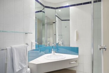 هتل Holiday Inn Express Frankfurt Messe, An Ihg