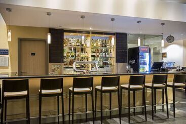 هتل Holiday Inn Express Frankfurt Messe, An Ihg